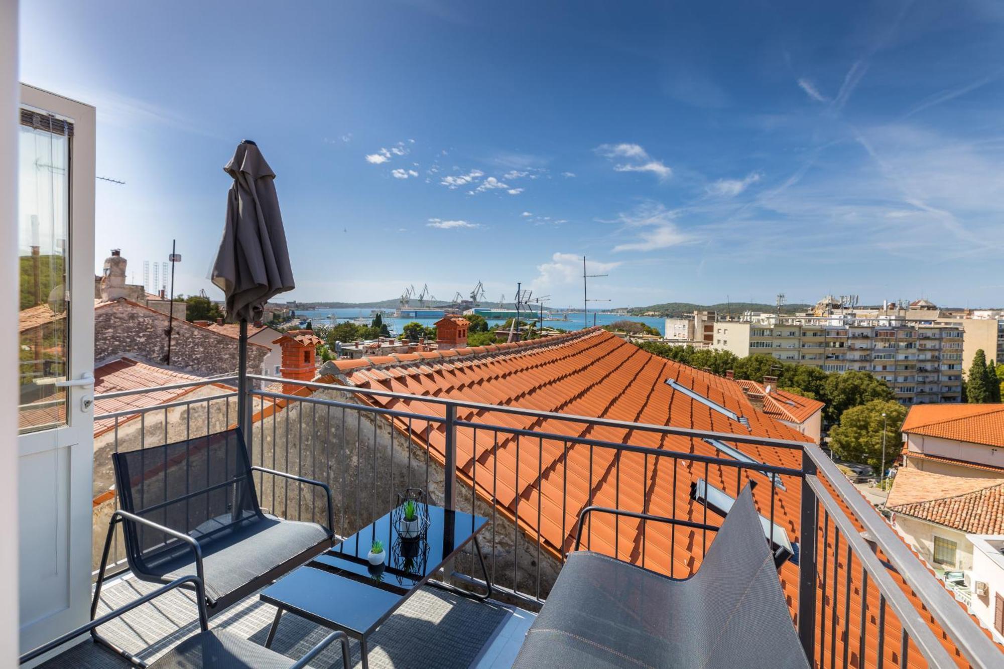 Pula Bay View Apartment ภายนอก รูปภาพ