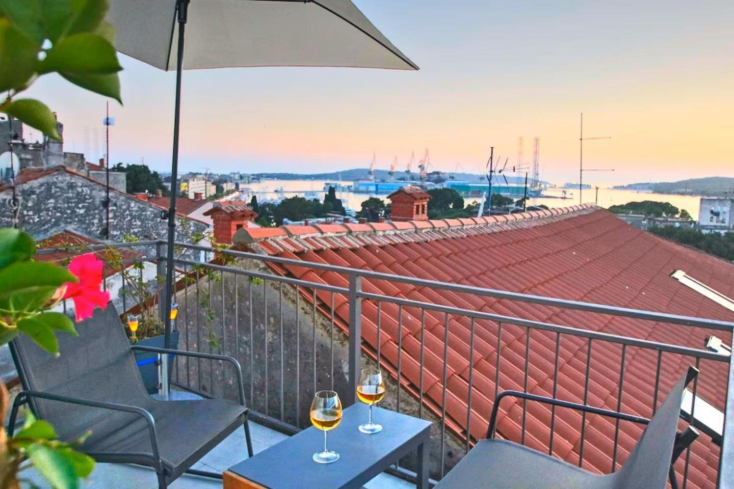 Pula Bay View Apartment ภายนอก รูปภาพ